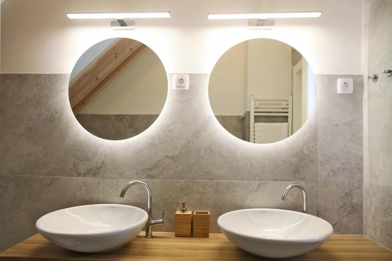 Apartment Jurijana - New 4-Bedroom Triplex With Sauna & Garden ボーヒニ エクステリア 写真
