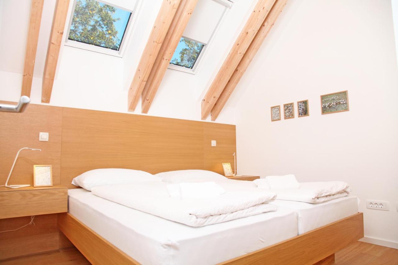 Apartment Jurijana - New 4-Bedroom Triplex With Sauna & Garden ボーヒニ エクステリア 写真