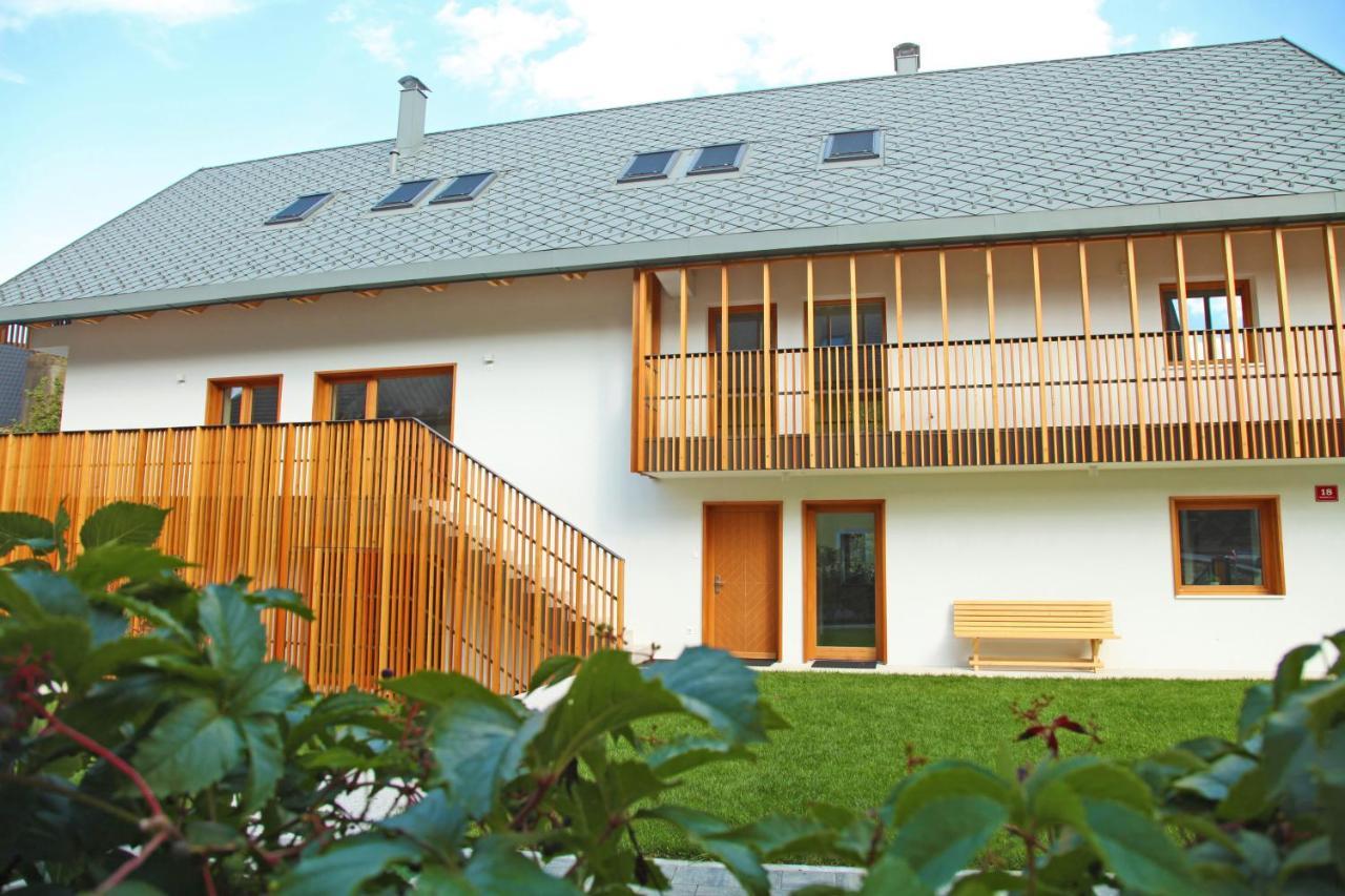 Apartment Jurijana - New 4-Bedroom Triplex With Sauna & Garden ボーヒニ エクステリア 写真