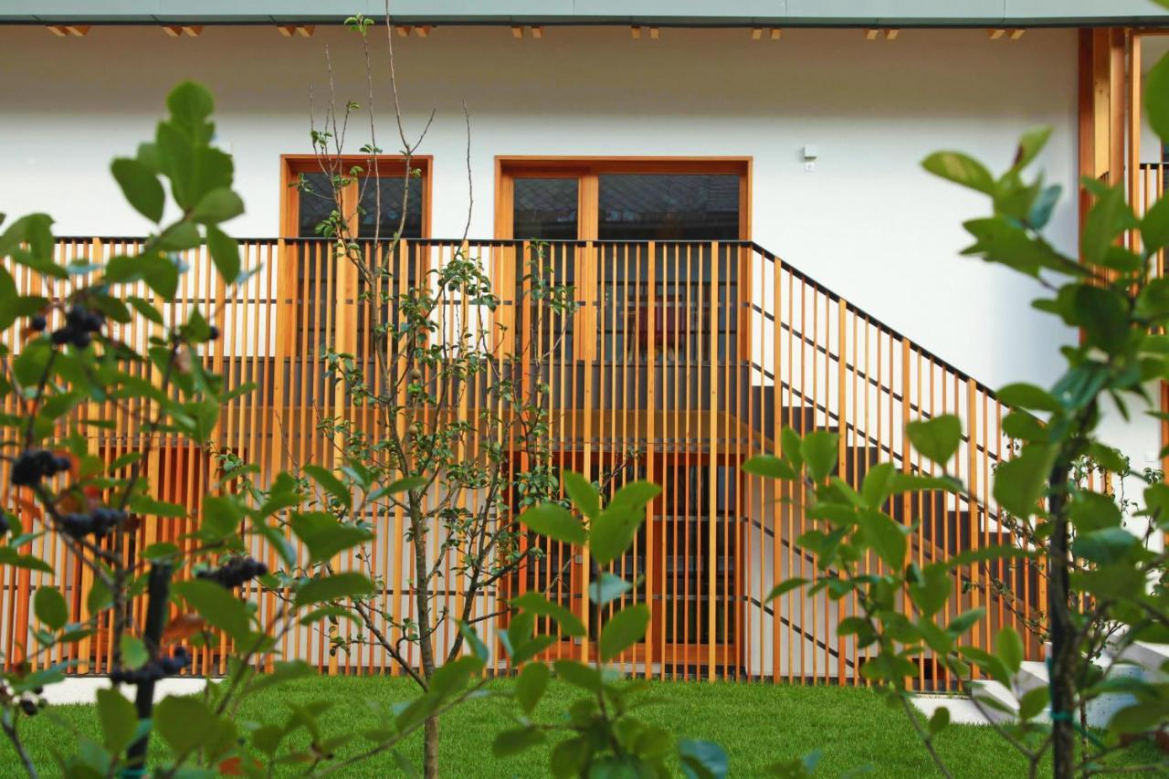 Apartment Jurijana - New 4-Bedroom Triplex With Sauna & Garden ボーヒニ エクステリア 写真