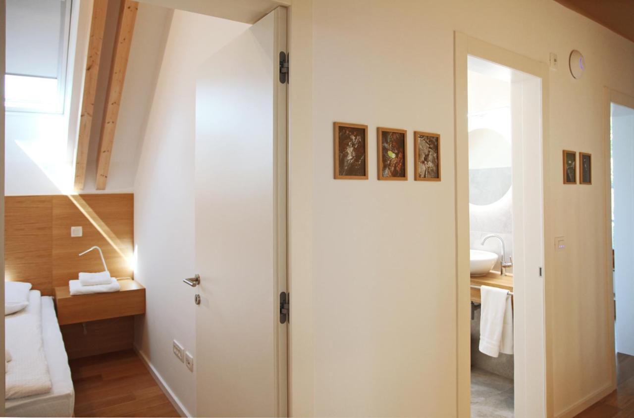 Apartment Jurijana - New 4-Bedroom Triplex With Sauna & Garden ボーヒニ エクステリア 写真