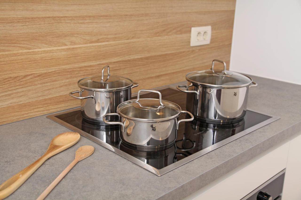 Apartment Jurijana - New 4-Bedroom Triplex With Sauna & Garden ボーヒニ エクステリア 写真